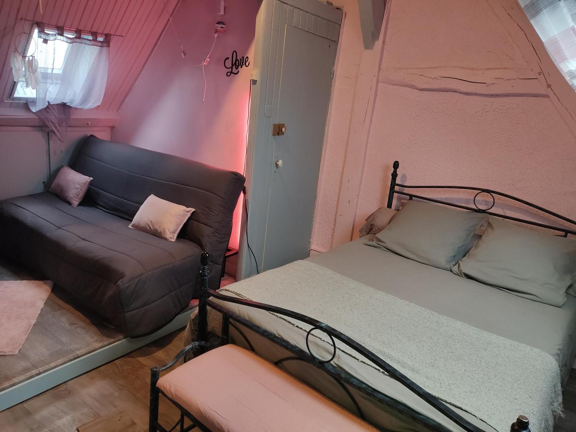 Le Lion Dort Bed & Breakfast Cormeilles-en-Parisis Exterior photo